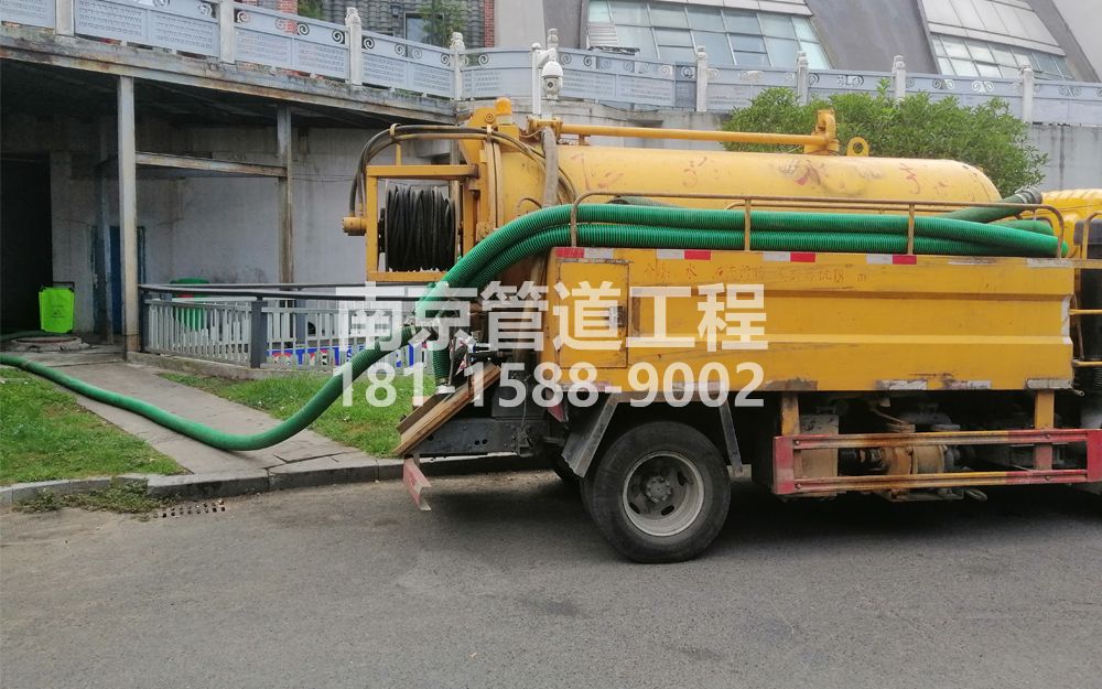 277芝嘉花园商场隔油池吸污